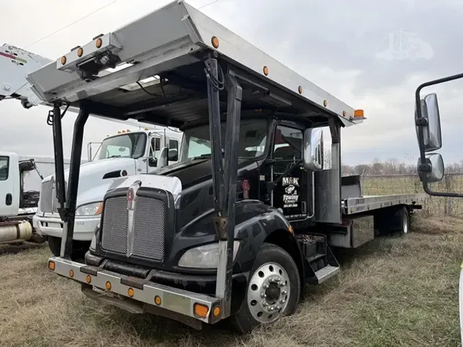 2011 KENWORTH T370