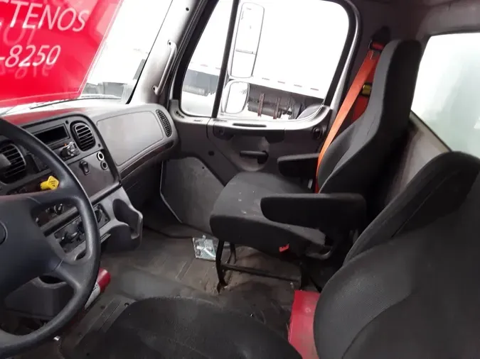 2018 FREIGHTLINER M2 106