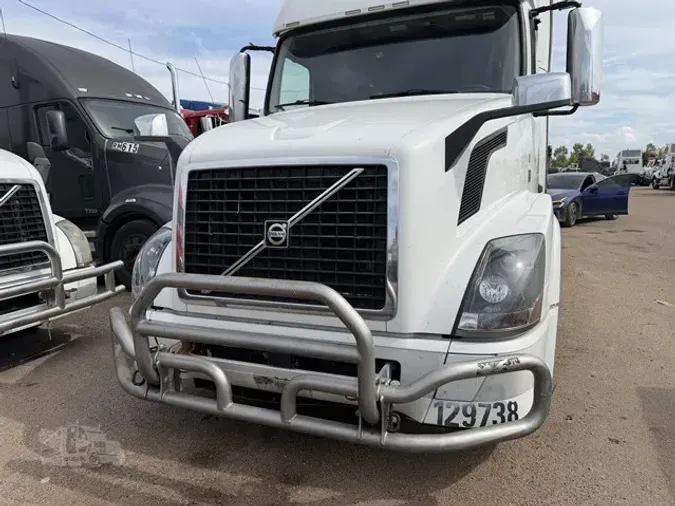 2015 VOLVO VNL64T670