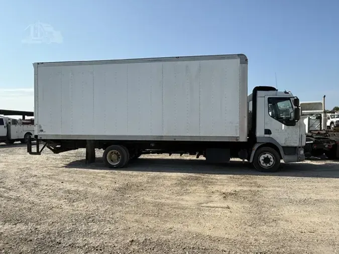 2013 KENWORTH K270