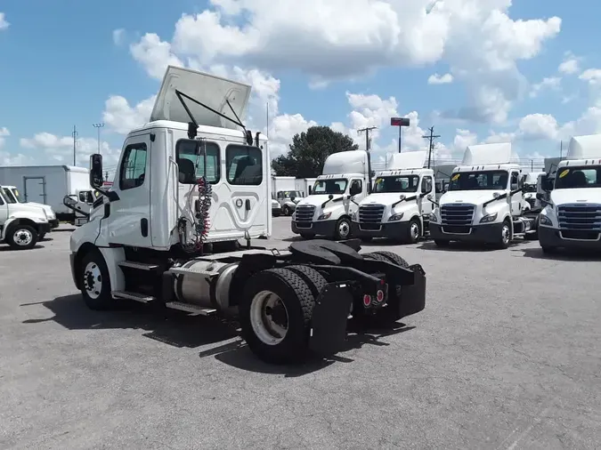 2020 FREIGHTLINER NEW CASCADIA 126