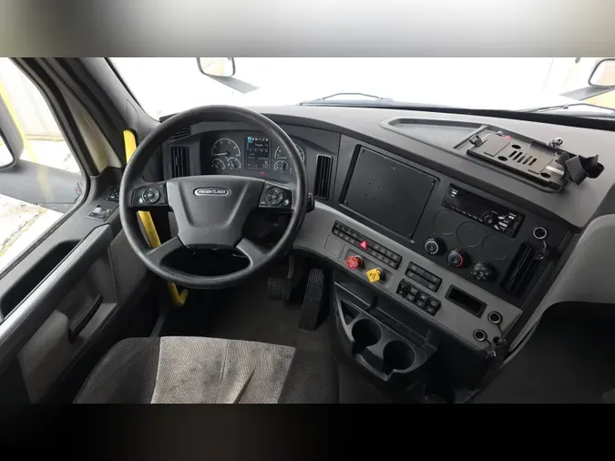 2022 Freightliner Cascadia 126