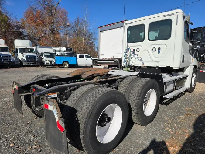 2018 FREIGHTLINER/MERCEDES CASCADIA 125