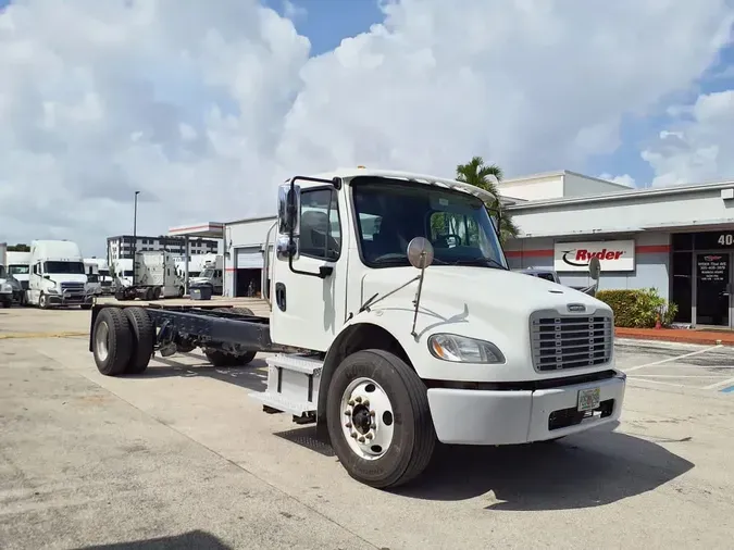 2020 FREIGHTLINER/MERCEDES M2 106