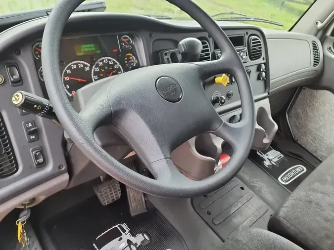 2019 FREIGHTLINER/MERCEDES M2 106