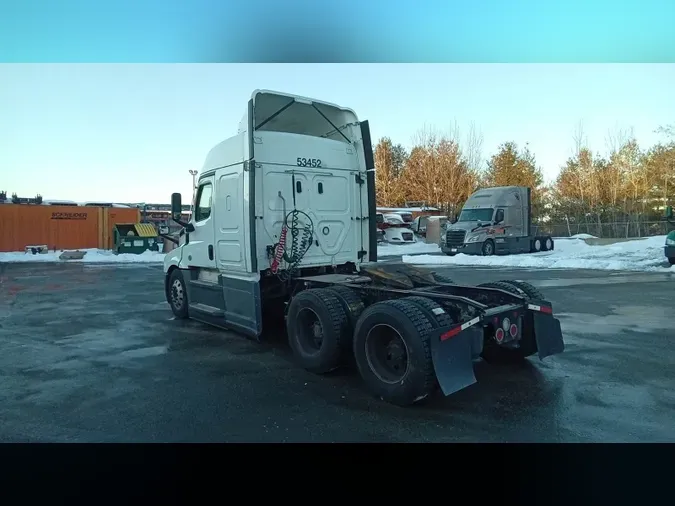 2022 Freightliner Cascadia 126