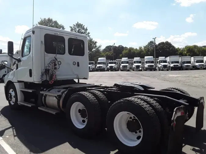 2020 FREIGHTLINER/MERCEDES NEW CASCADIA PX126646ab353ca5fff439c5f4c34d25cd3e09a