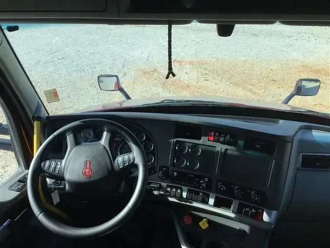 2021 KENWORTH T680