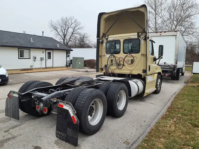 2019 FREIGHTLINER/MERCEDES CASCADIA 1256ab93ef0b15e3a5d0672594238c99161