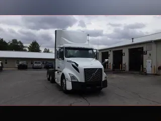 2020 Volvo VNL300
