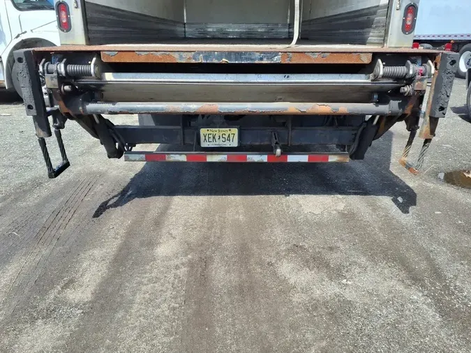 2017 FREIGHTLINER M2 106