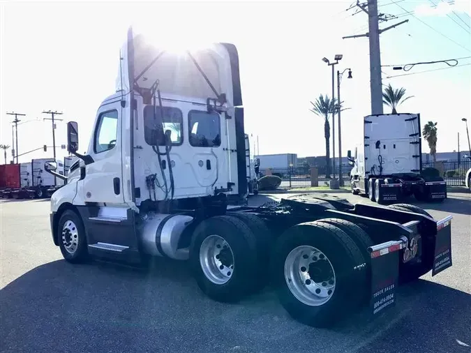 2020 FREIGHTLINER CA126