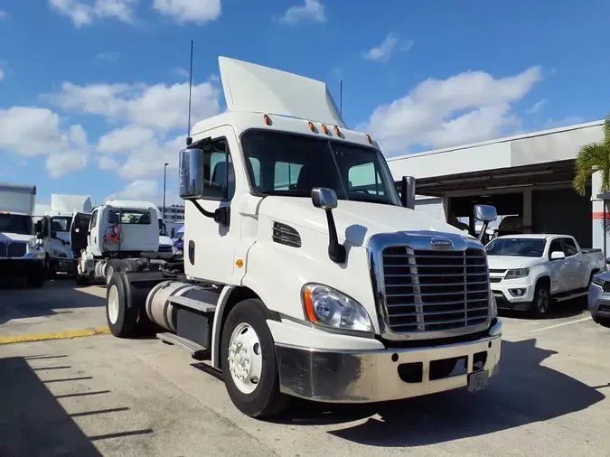 2018 FREIGHTLINER/MERCEDES CASCADIA 113