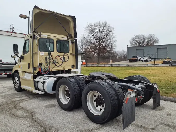 2019 FREIGHTLINER/MERCEDES CASCADIA 1256ac279bc2060fff72fd8affd56c1c4cd