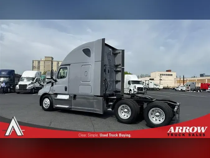 2020 FREIGHTLINER CASCADEVO1