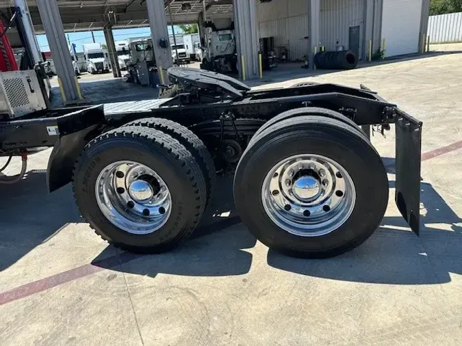 2019 MACK PI64T