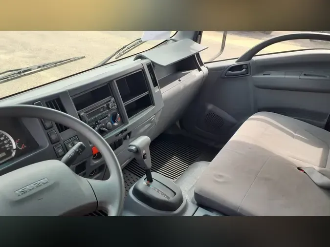 2019 ISUZU NPR