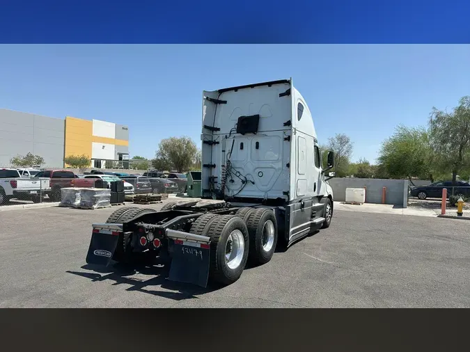 2022 Freightliner Cascadia 126