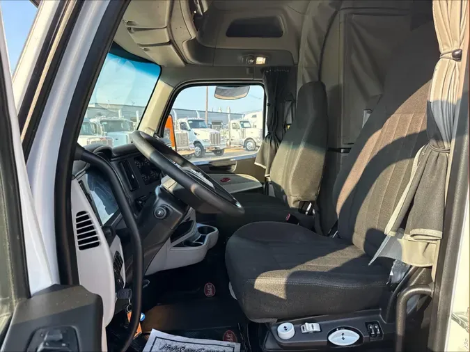 2023 Peterbilt 579