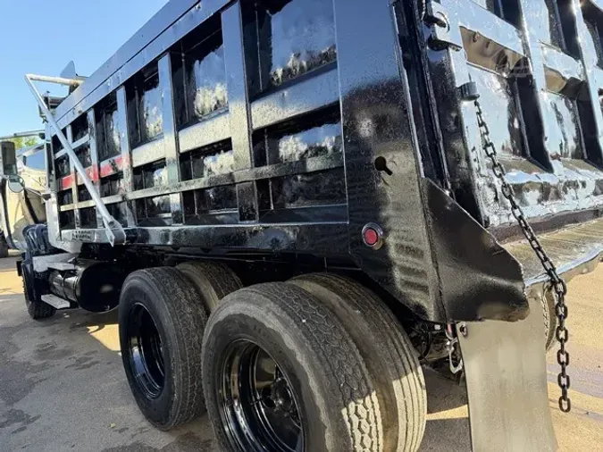 2005 MACK GRANITE CV713