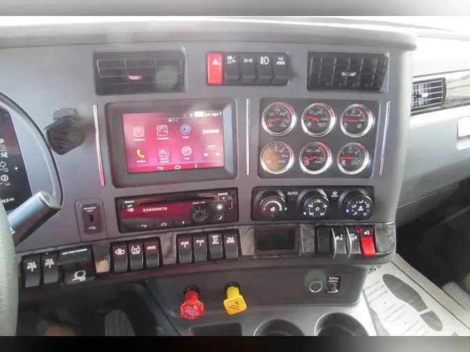 2024 Kenworth W990