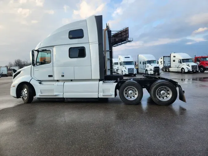 2020 VOLVO VNL64T860