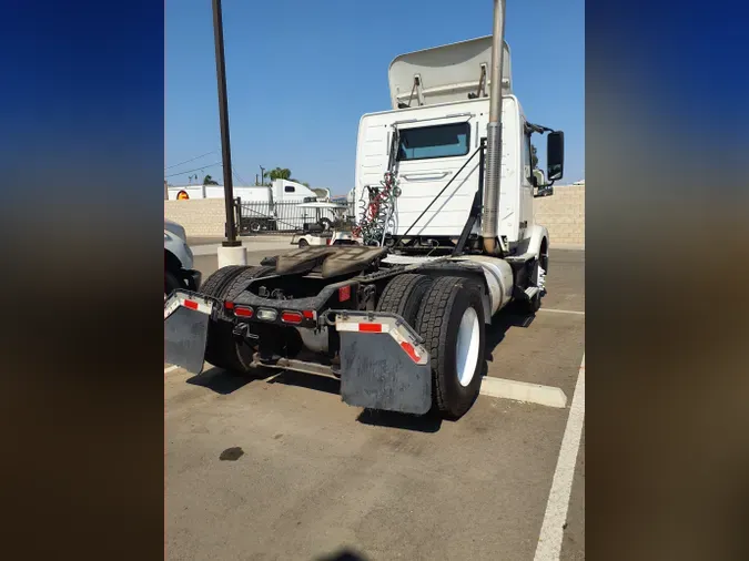 2017 VOLVO VNM42TRACTOR