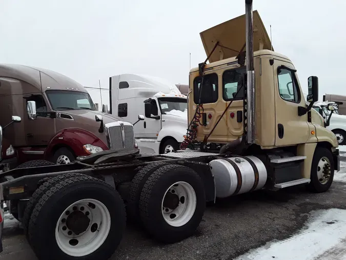 2017 FREIGHTLINER/MERCEDES CASCADIA 125