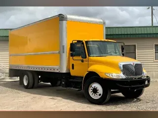 2018 International 4300 SBA 4X2