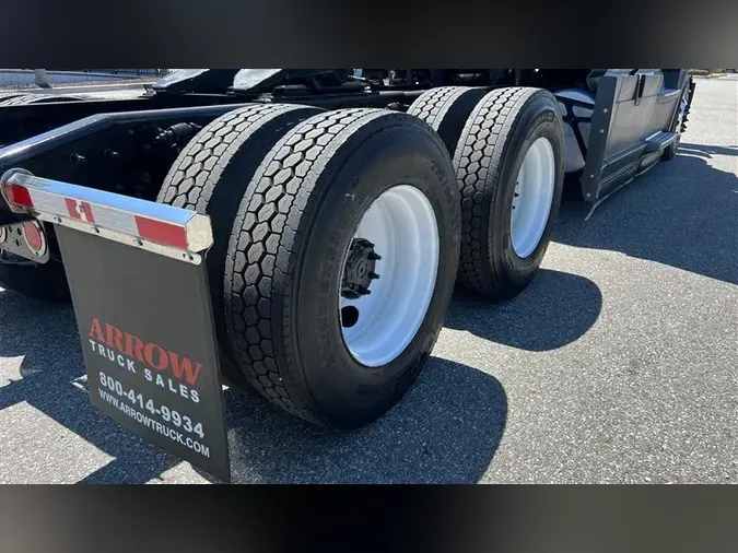 2021 FREIGHTLINER CA126
