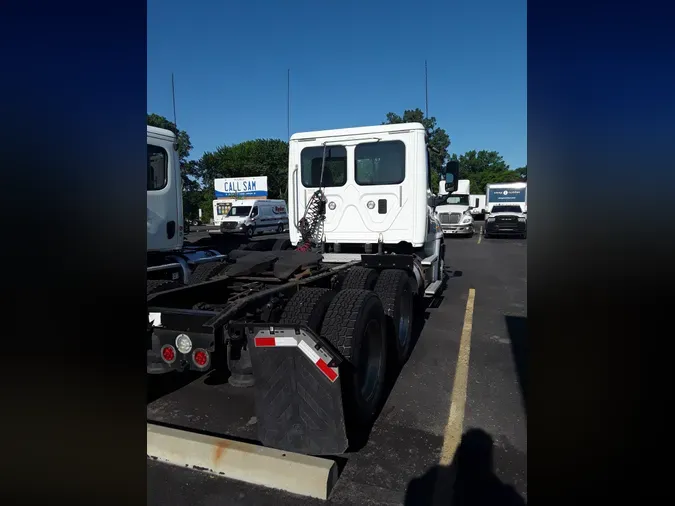 2016 FREIGHTLINER/MERCEDES CASCADIA 125