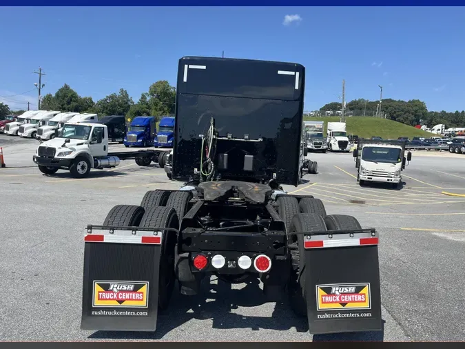 2022 Kenworth T880