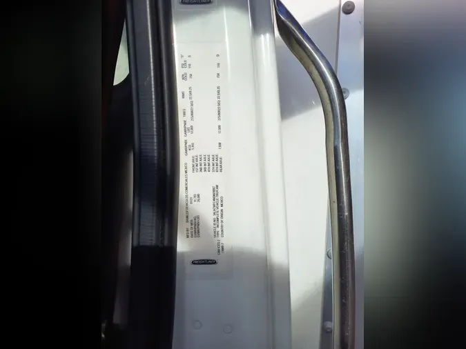 2022 FREIGHTLINER/MERCEDES M2 106