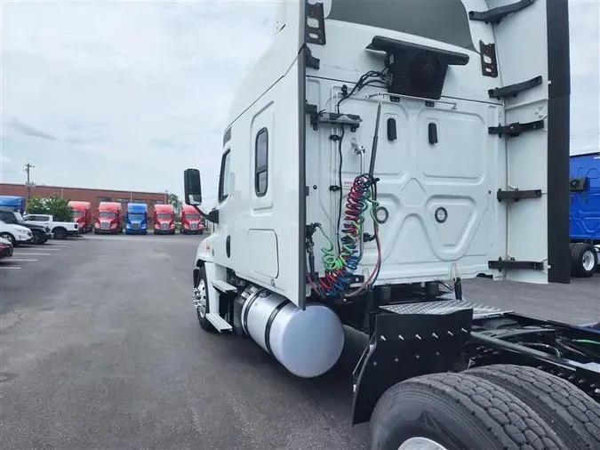 2020 FREIGHTLINER CASCADIA