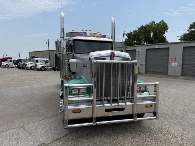 2020 Kenworth W900