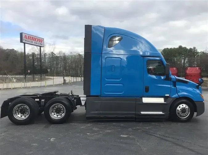 2021 FREIGHTLINER CA126