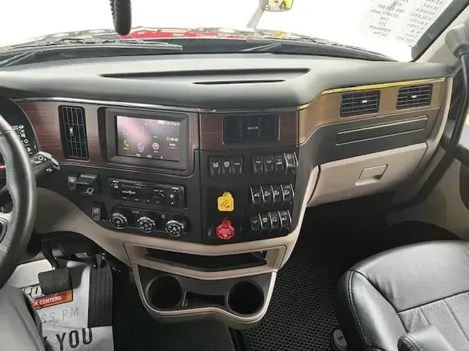 2023 Peterbilt 579