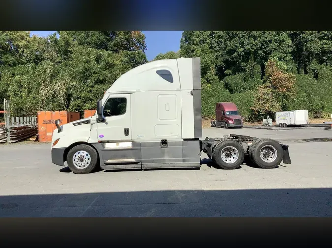2022 Freightliner Cascadia 1266ae6f5eb64ef16cae3760b8d2b21f36d