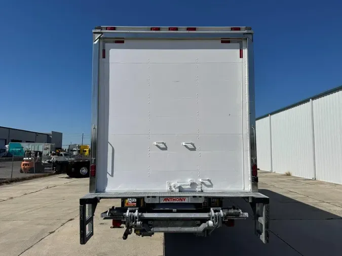 2019 Freightliner Business Class M2 106