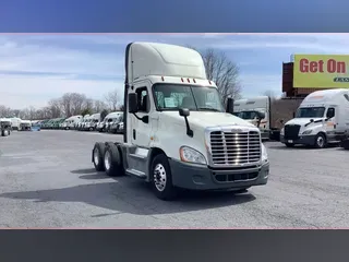 2019 Freightliner Cascadia 125