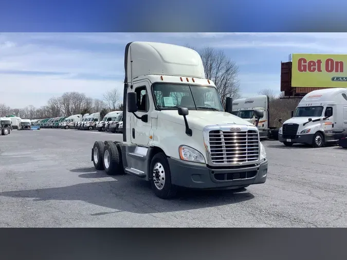 2019 Freightliner Cascadia 1256aefdced260e4edb01510dc83346f7ea