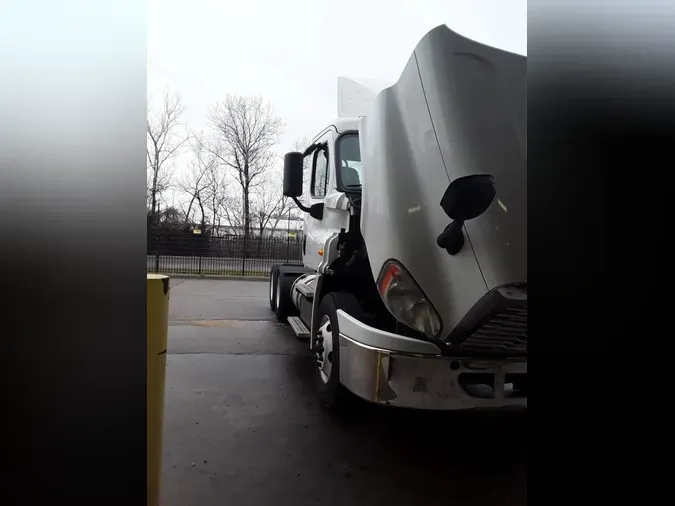 2018 FREIGHTLINER/MERCEDES CASCADIA 125