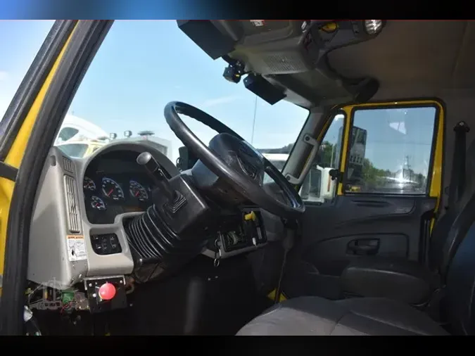 2018 INTERNATIONAL DURASTAR 4300