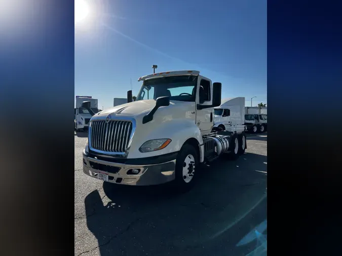 2018 NAVISTAR INTERNATIONAL LT625 DAYCAB T/A6b013d7594a9a14618562e434040fd31