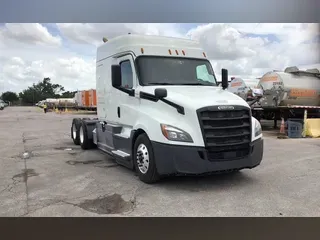 2020 Freightliner Cascadia 126