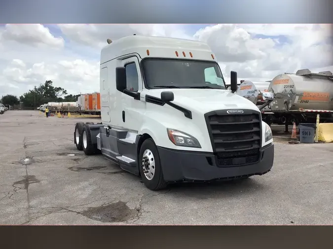 2020 Freightliner Cascadia 1266b01f48720f8060cb764b9af39b56830