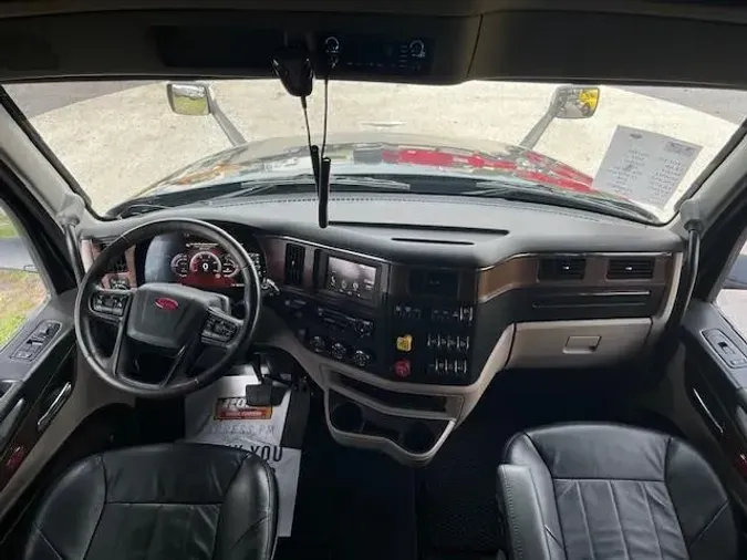 2023 Peterbilt 579