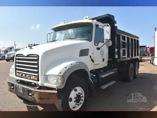 2012 MACK GRANITE GU713