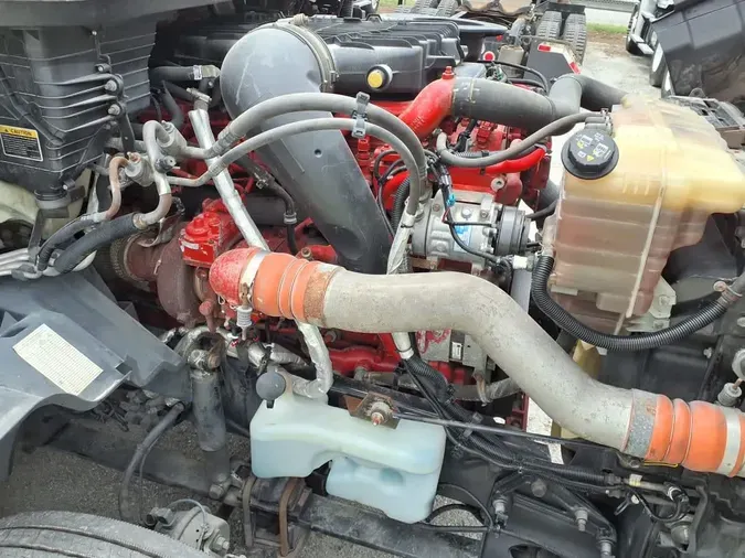 2019 NAVISTAR INTERNATIONAL LT625 SLPR CAB