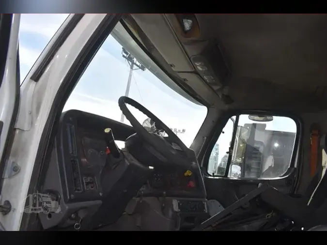 2009 FREIGHTLINER BUSINESS CLASS M2 112